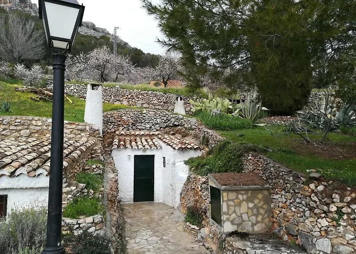 Cueva El Madrono