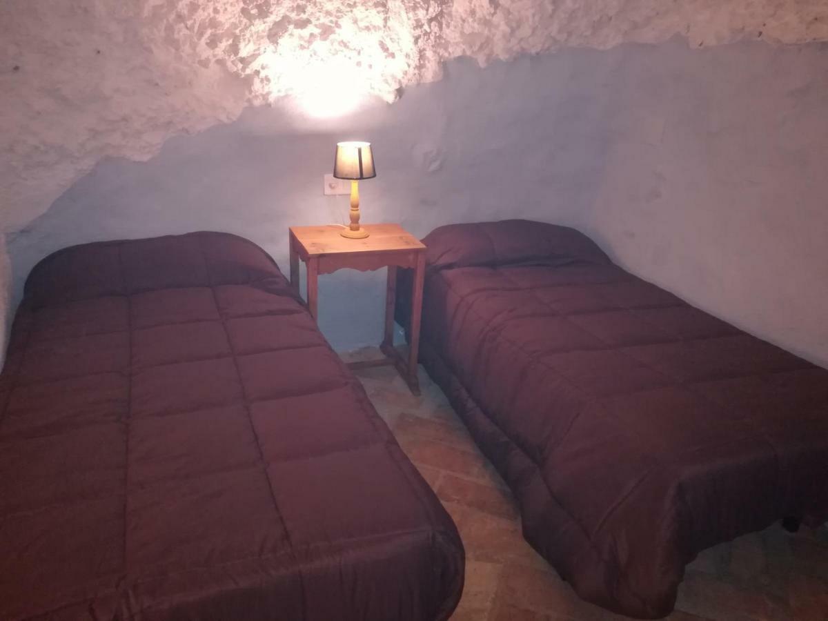 Cueva El Madrono Pegalajar
